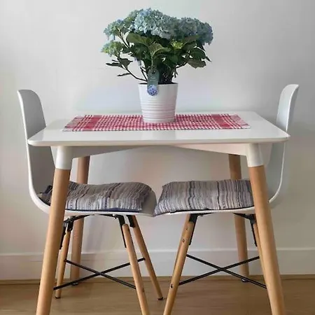Your Parisian 10 Min Walk From Eiffel Tower Apartment *