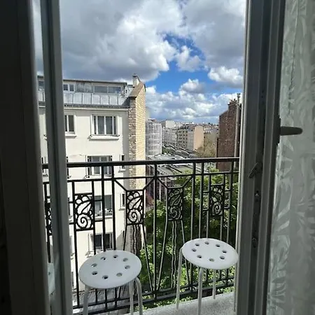 Your Parisian 10 Min Walk From Eiffel Tower *