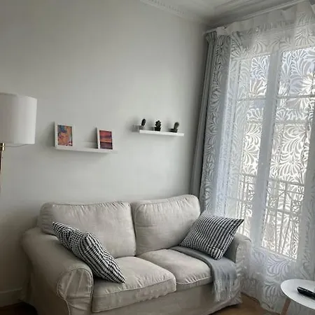 アパート Your Parisian 10 Min Walk From Eiffel Tower パリ