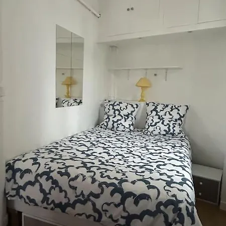 Your Parisian 10 Min Walk From Eiffel Tower